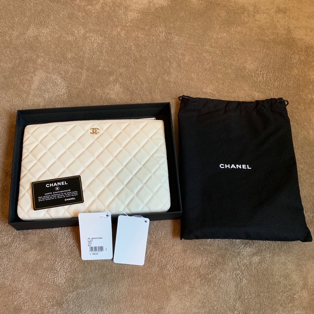 🛑SOLD🛑CHANEL makeup case